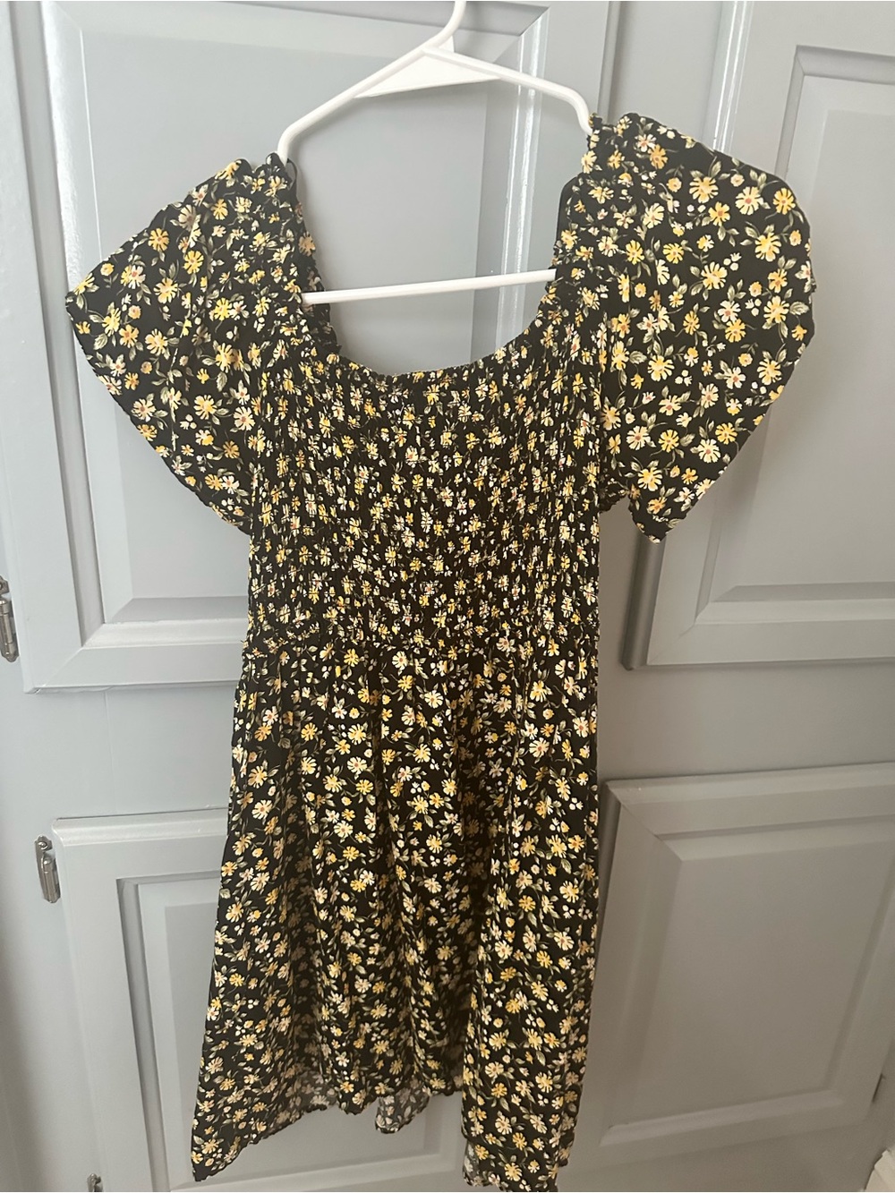 Passport Black Daisy-Print Puff-Sleeve Casual Dress